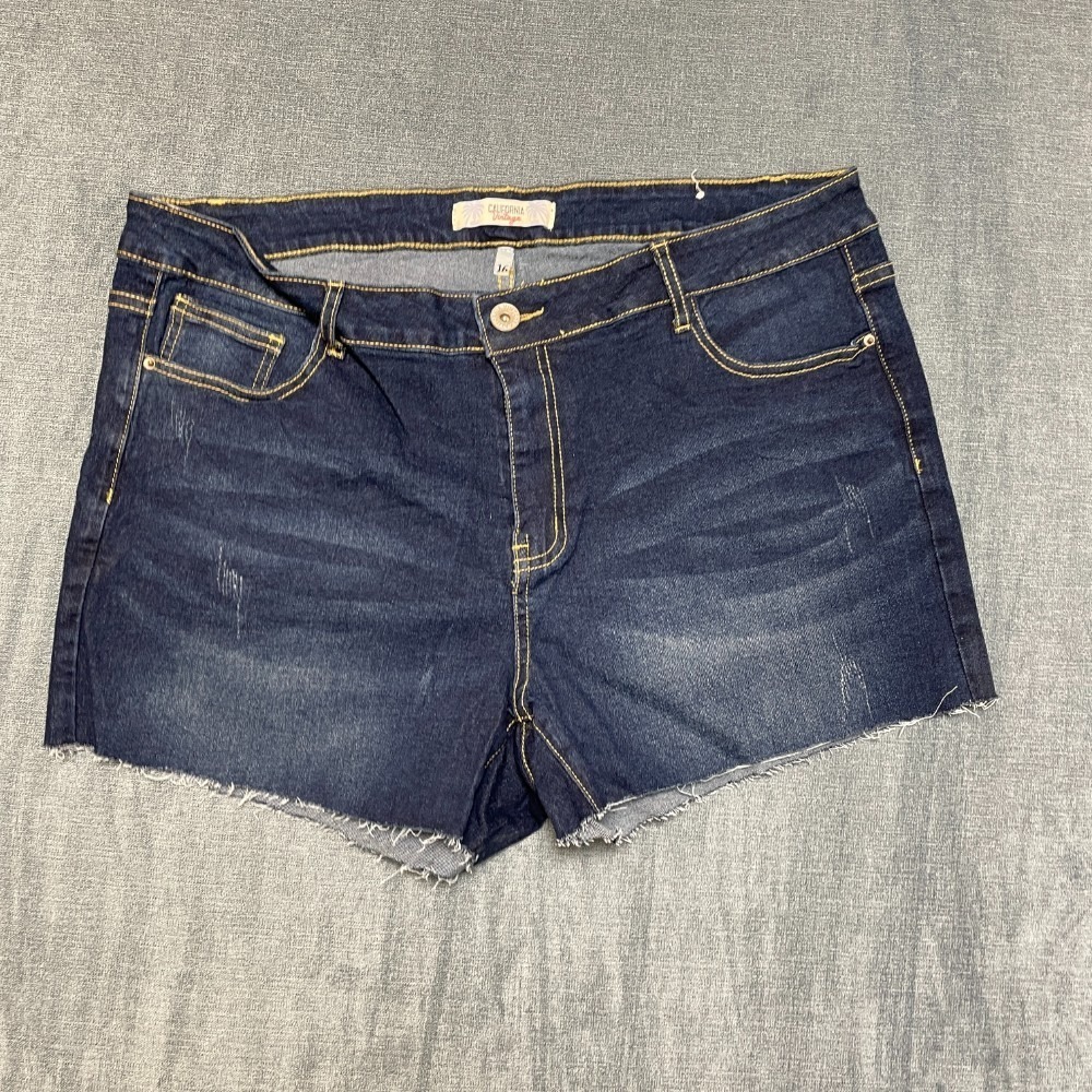California Vintage Cut Off Shorts Womens 16 Blue Denim Frayed Hem Straight Leg